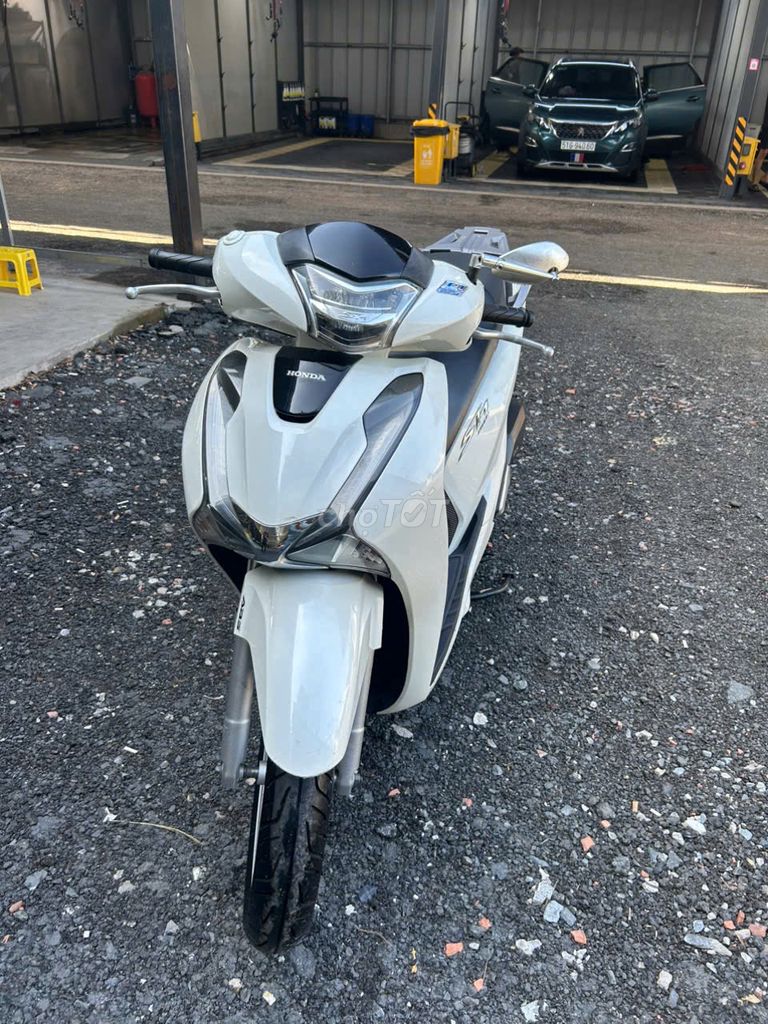 Honda SH 2018 - ảnh 1
