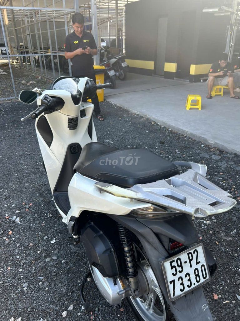 Honda SH 2018 - ảnh 3