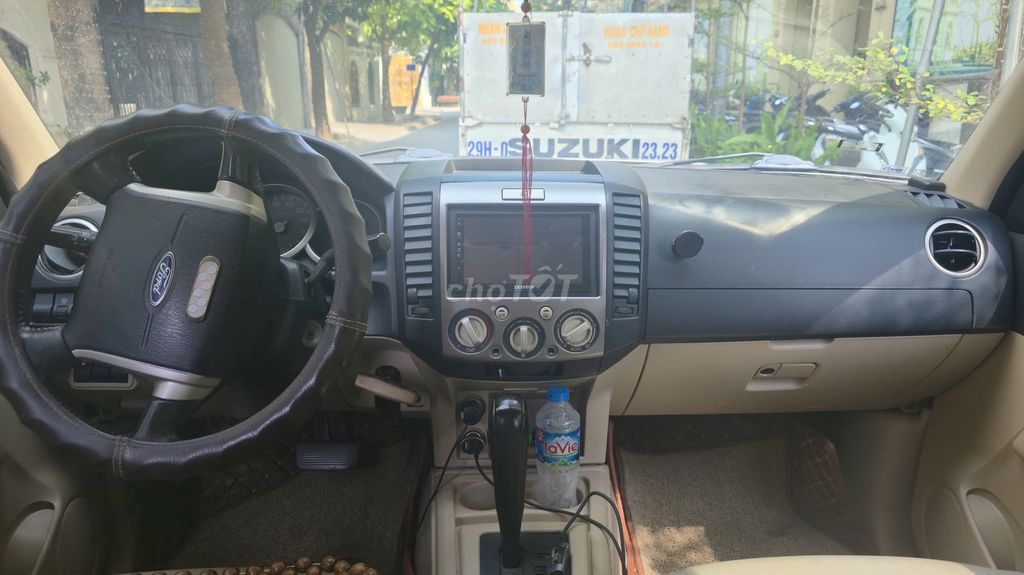 Ford Everest 2009 - ảnh 2