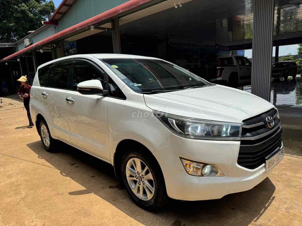 Toyota Innova - ảnh 2