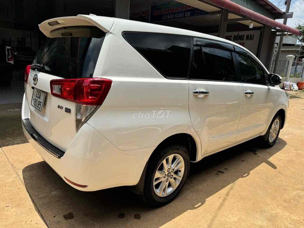 Toyota Innova - ảnh 5