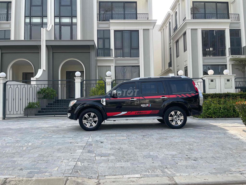 Ford Everest 2009 - ảnh 2