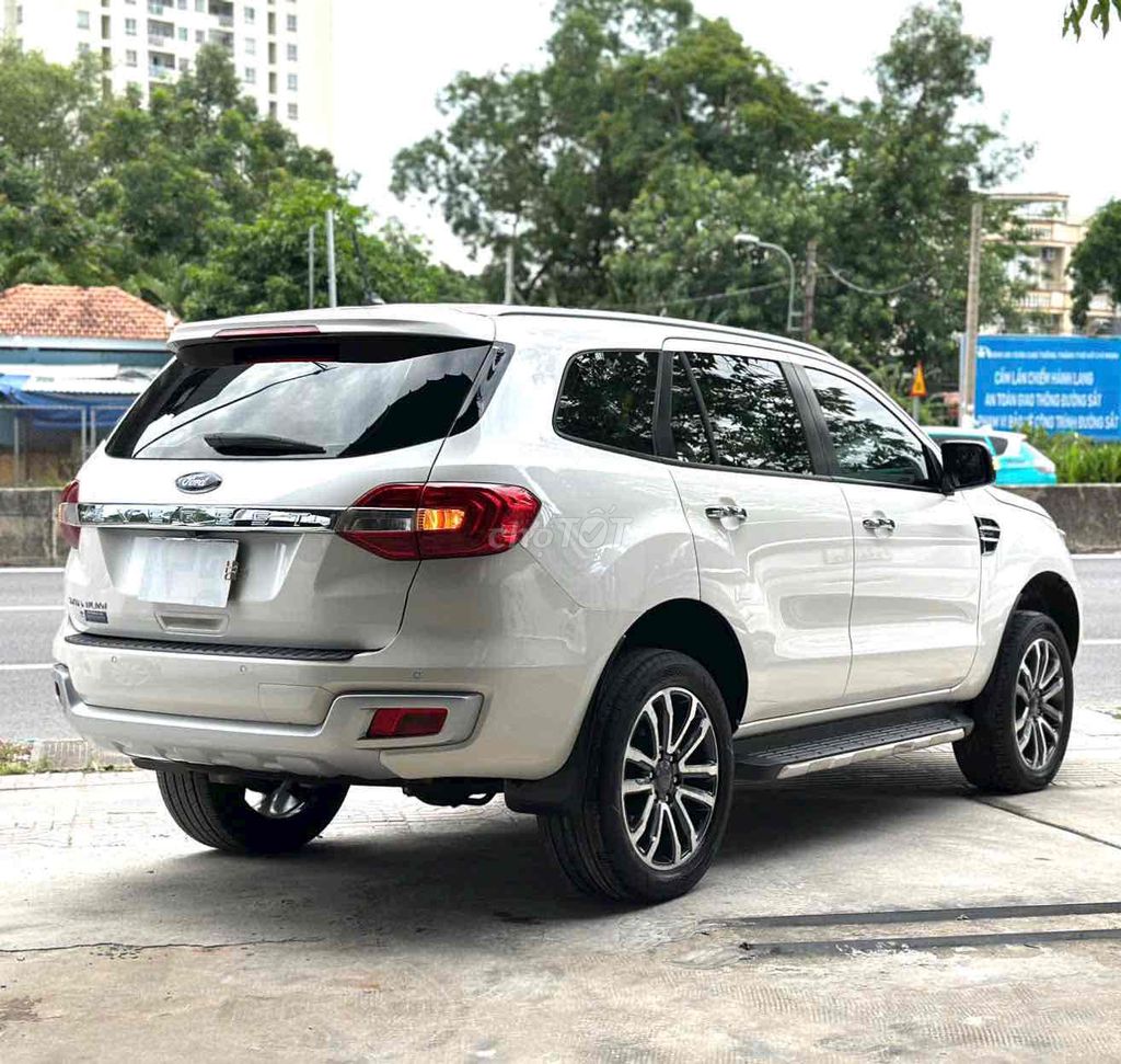 Ford Everest 2022 - ảnh 3