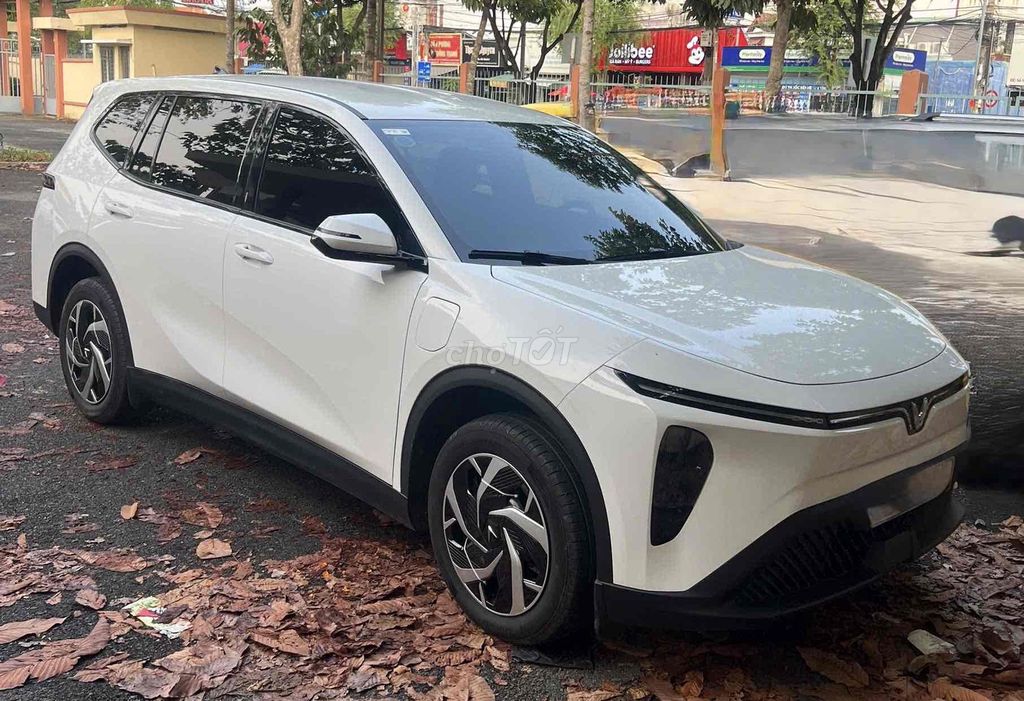 VinFast Limo Green 2025 - ảnh 3