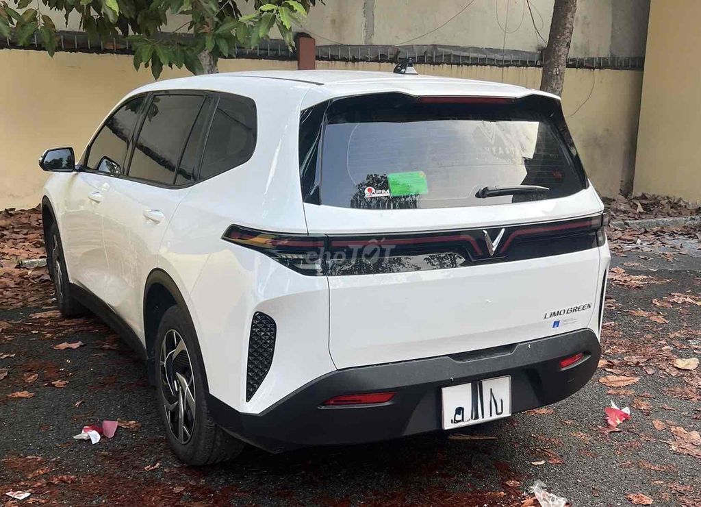 VinFast Limo Green 2025 - ảnh 4