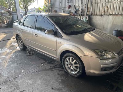 Ford Focus - ảnh 1