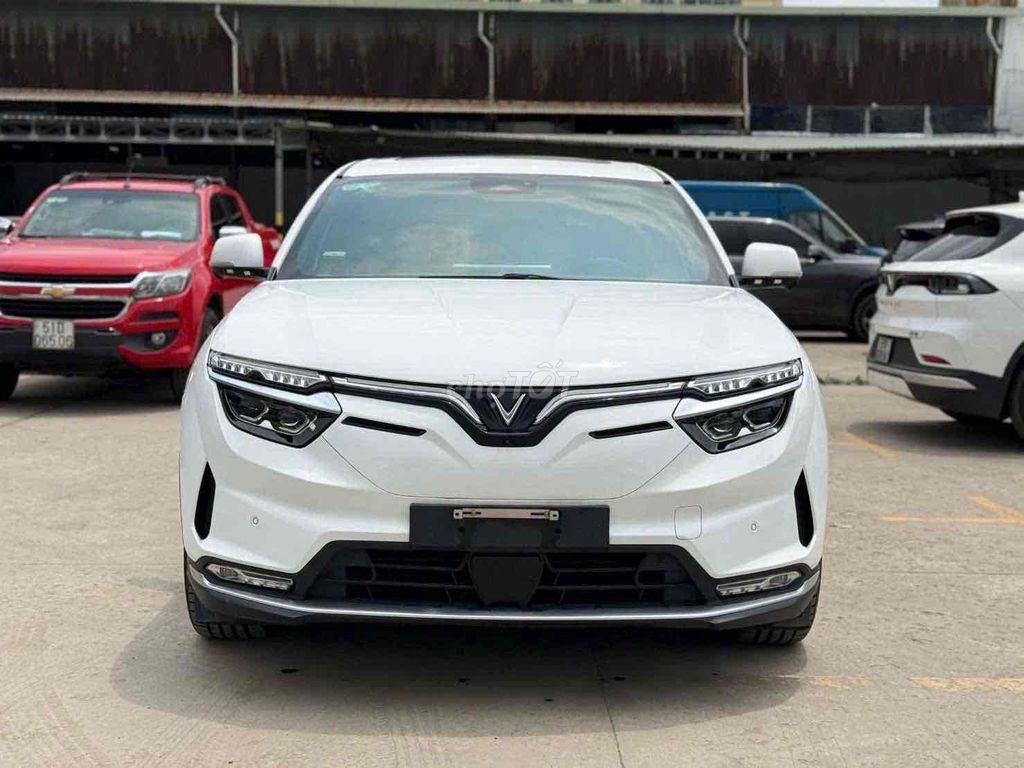 VinFast VF8 Plus - ảnh 1