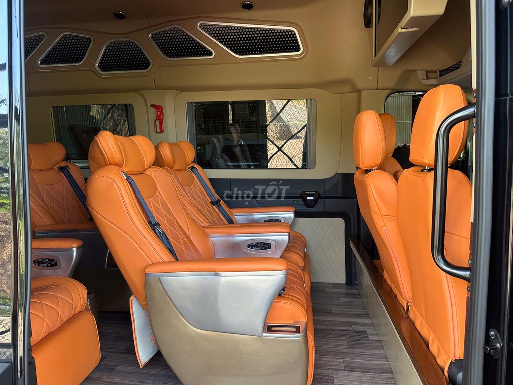 Ford Transit Limousine - ảnh 5