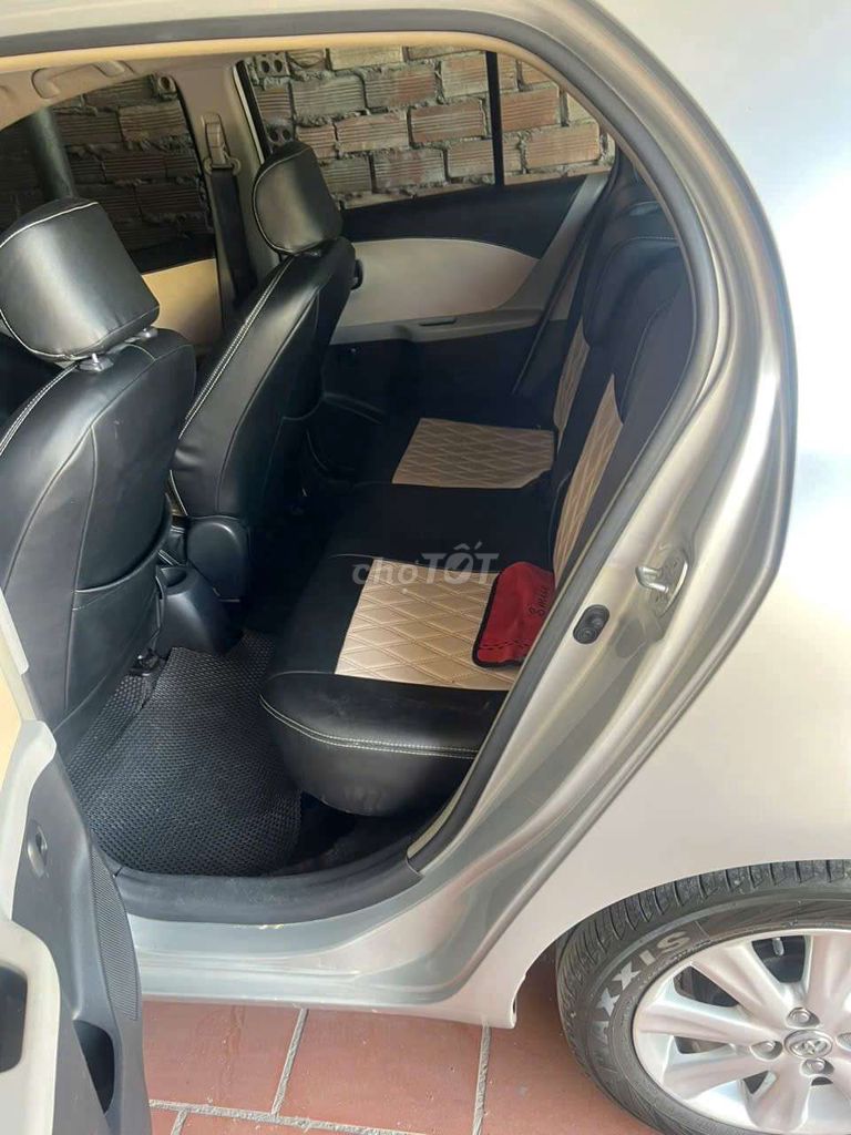Toyota Yaris - ảnh 4