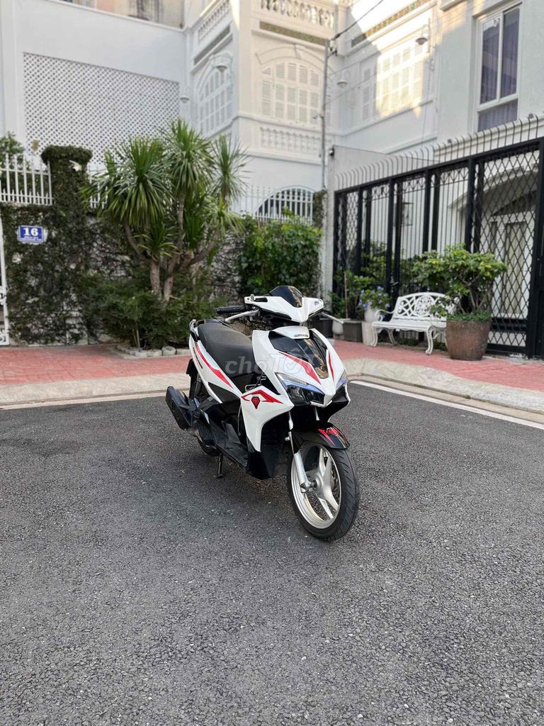 Honda Air Blade 2017 - ảnh 3