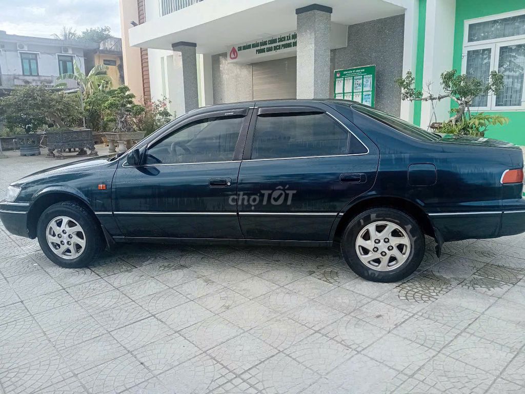 Toyota Camry 1999 - ảnh 2