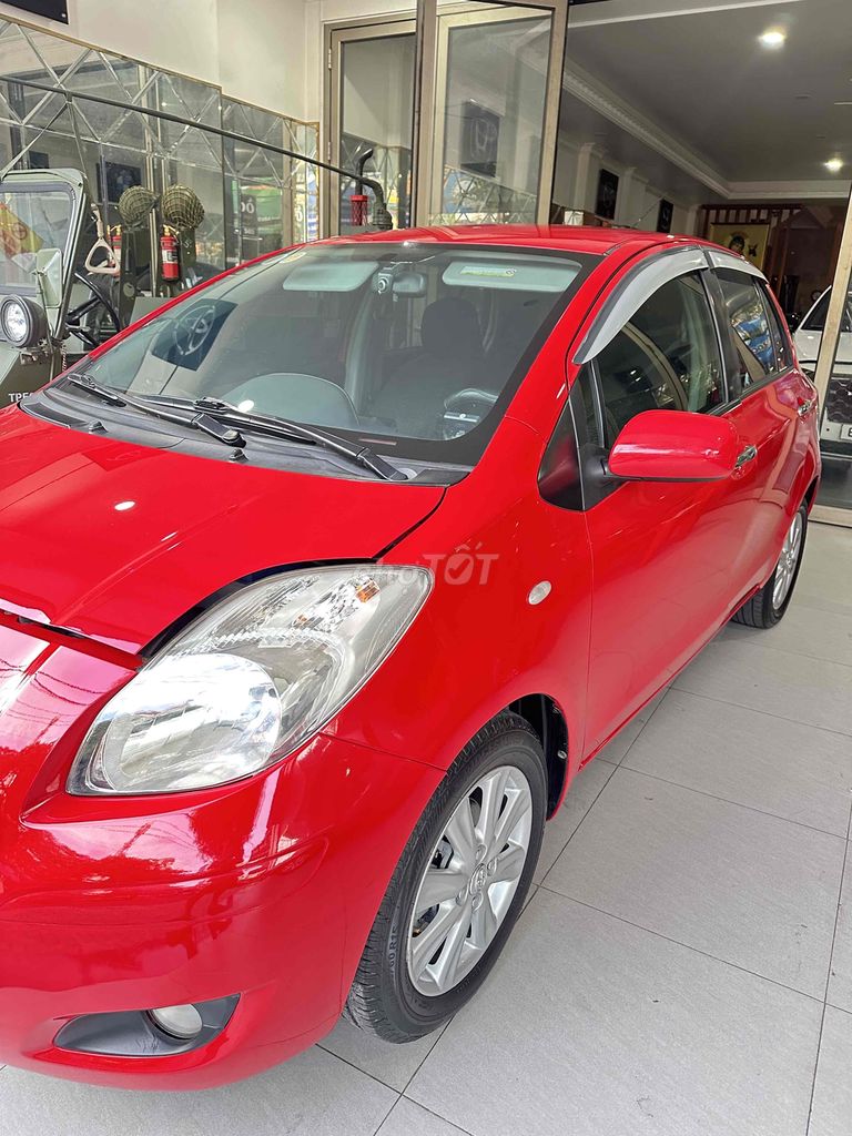 Toyota Yaris 2010 - ảnh 3