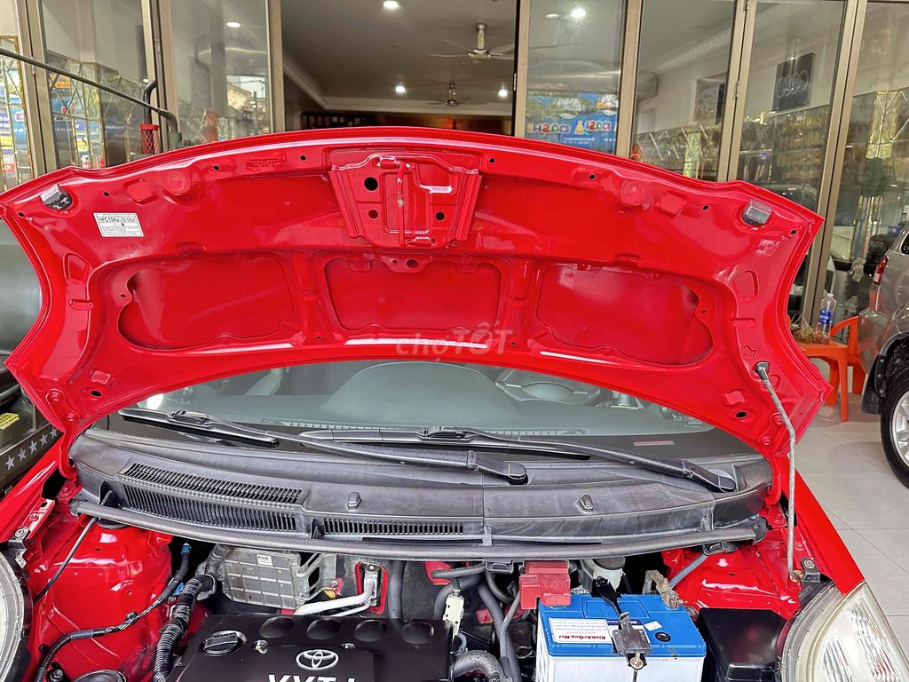 Toyota Yaris 2010 - ảnh 4