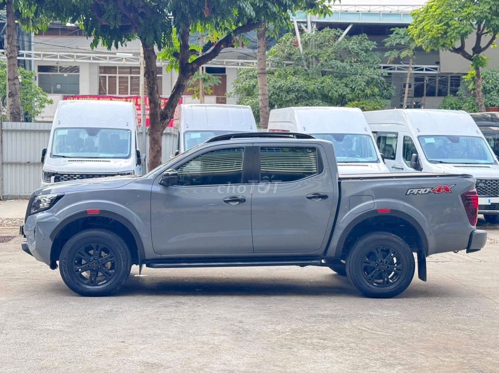 Nissan Navara 2021 - ảnh 2