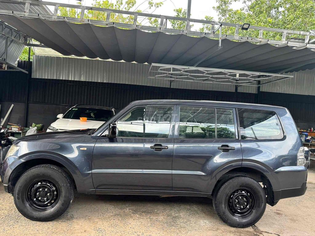Mitsubishi Pajero 2008 - ảnh 2