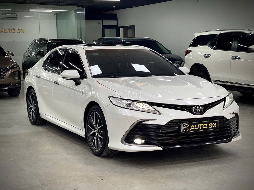 Toyota Camry 2.0Q 2022 - ảnh 2
