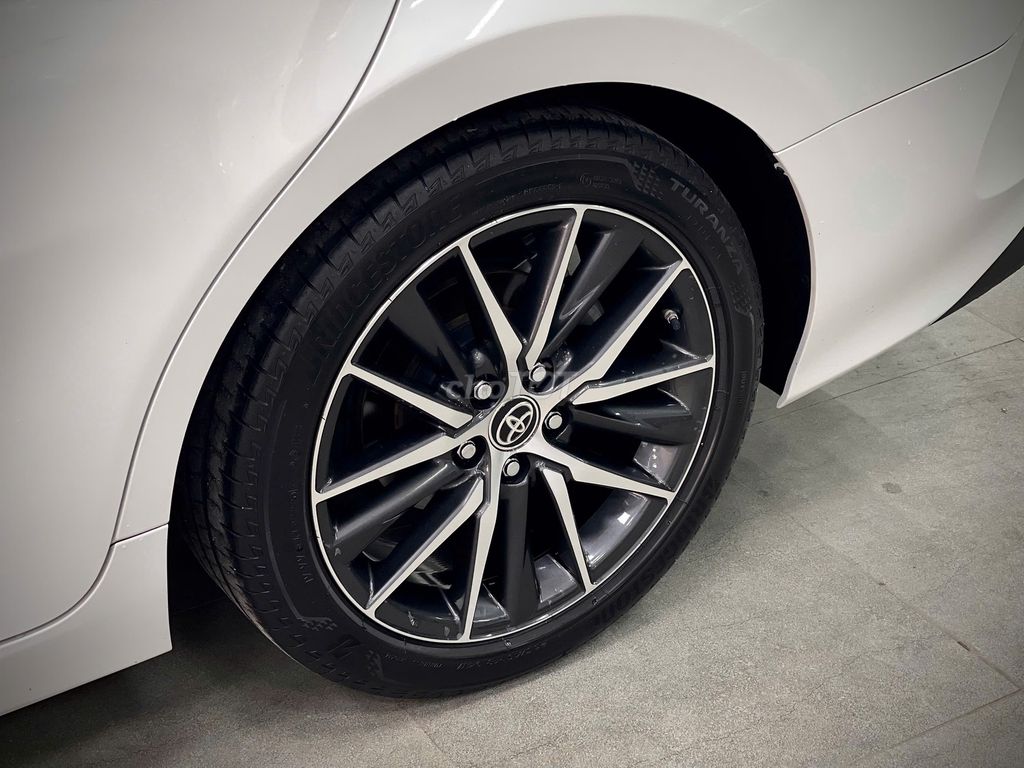 Toyota Camry 2.0Q 2022 - ảnh 4