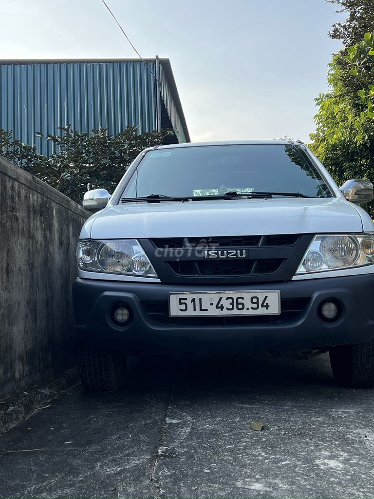 Isuzu 2011 - ảnh 2