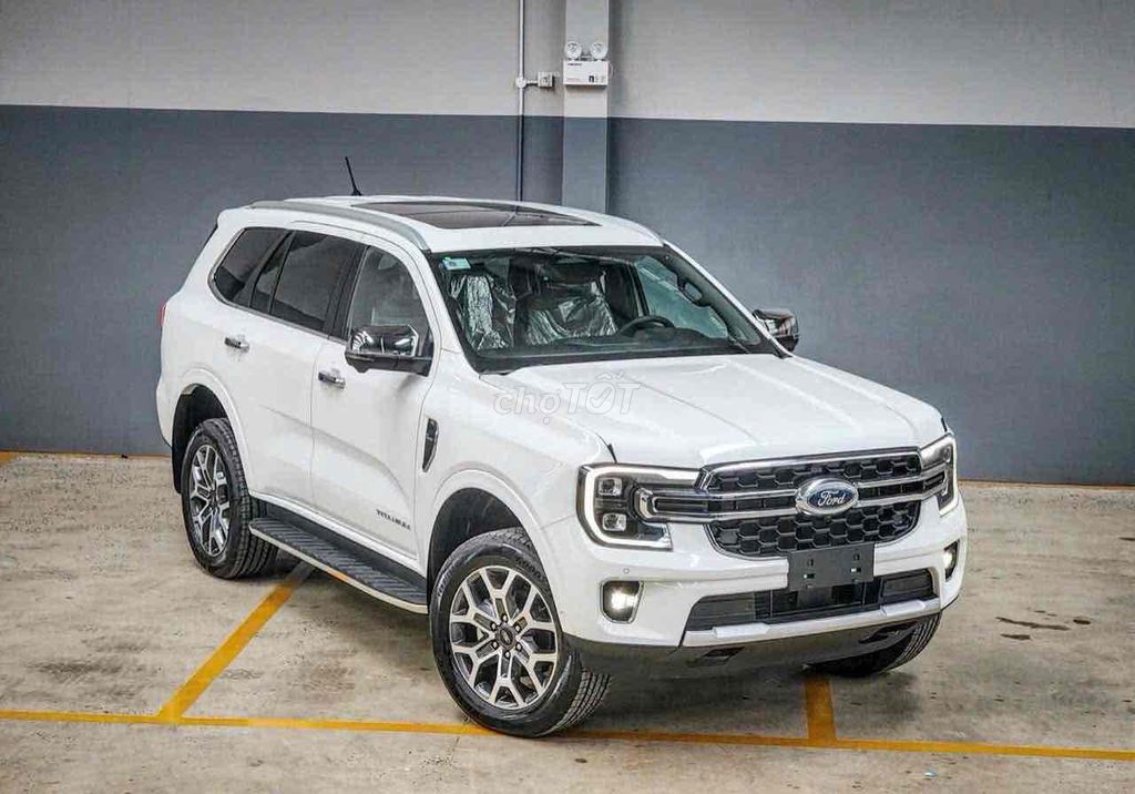 Ford Everest 2025 - ảnh 1