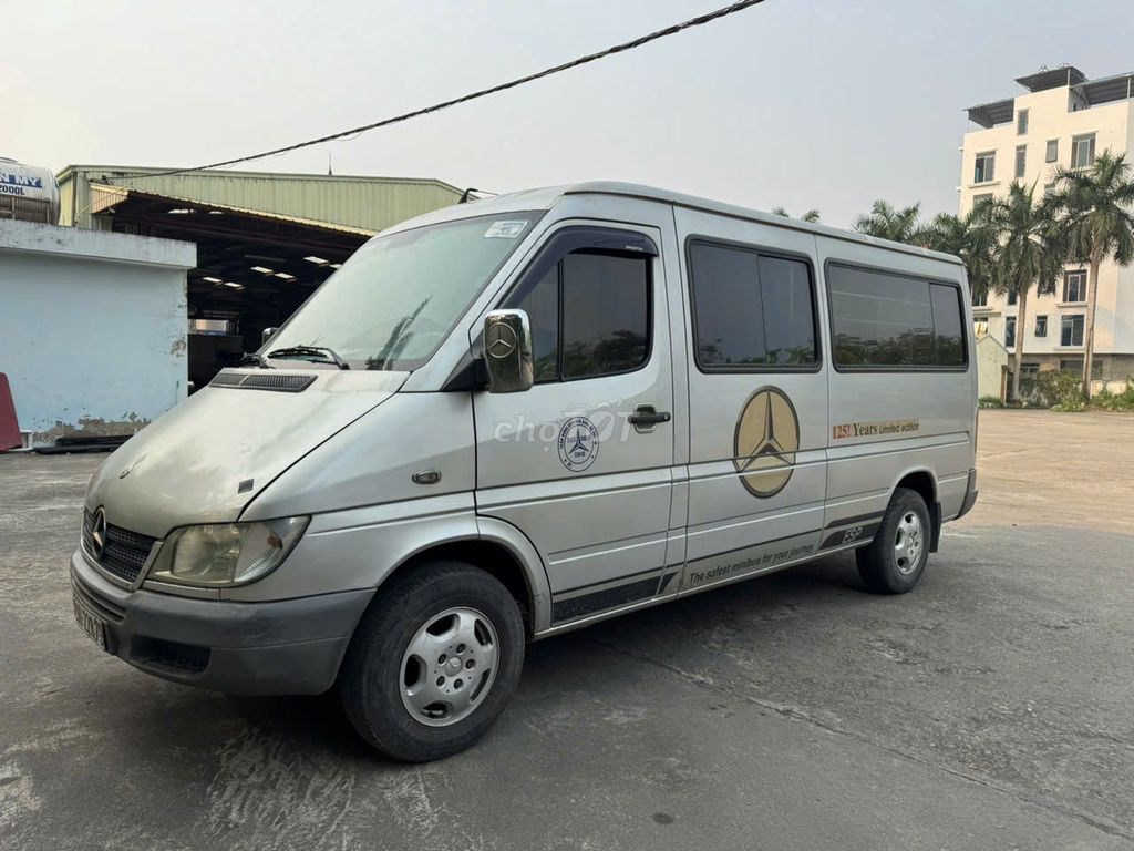 Mercedes-Benz Sprinter 2010 - ảnh 3