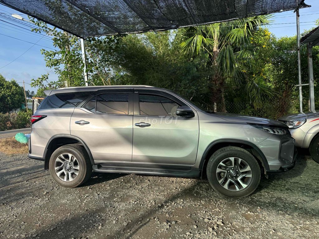 Toyota Fortuner 2022 - ảnh 1