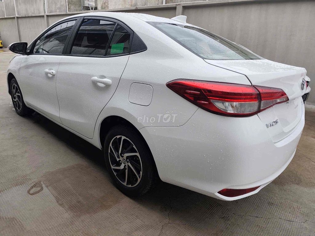 Toyota Vios E CVT 2022 - ảnh 2