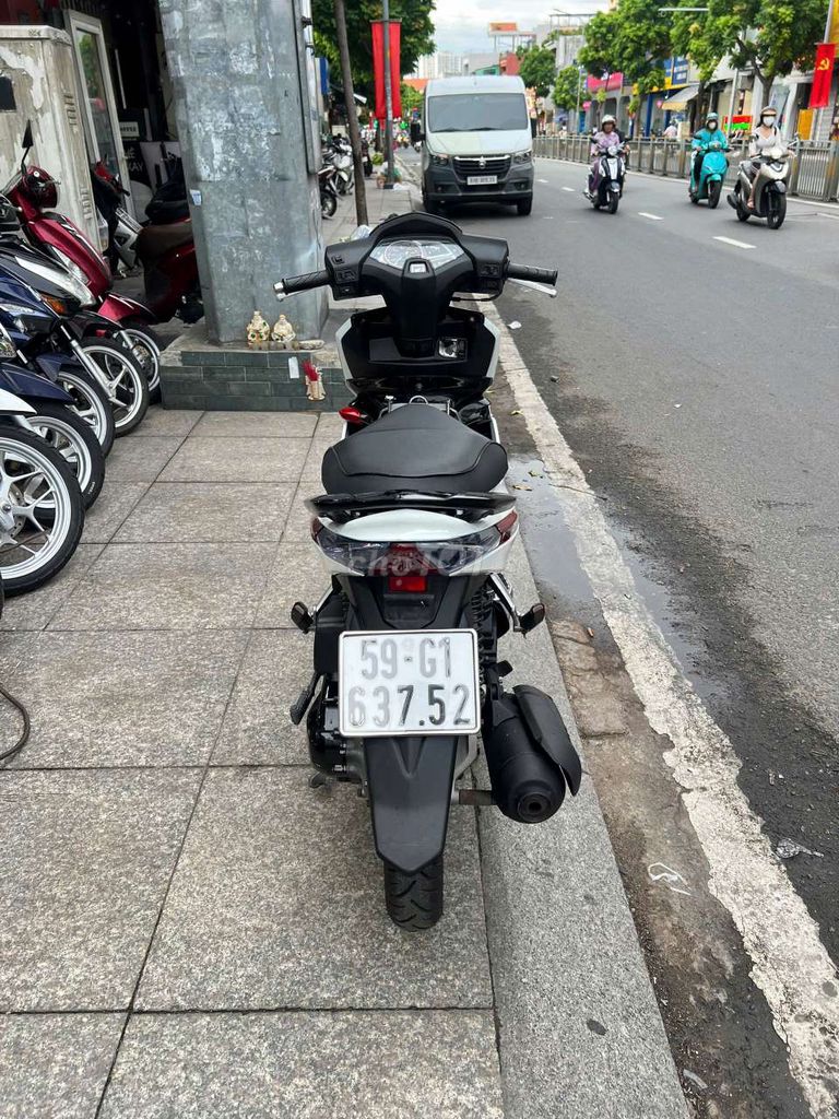 Honda Air Blade 2010 - ảnh 2