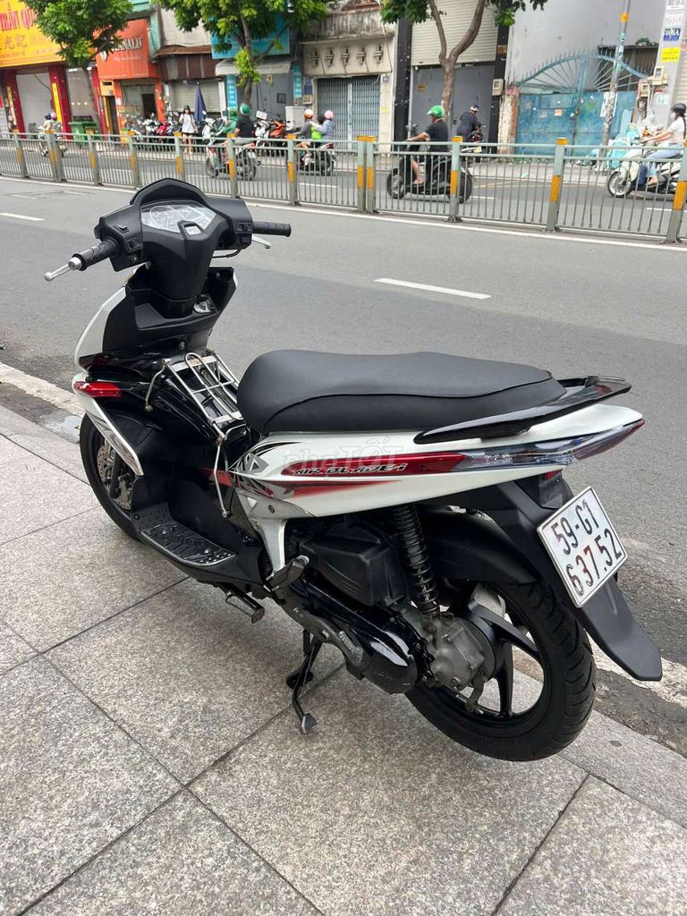 Honda Air Blade 2010 - ảnh 3