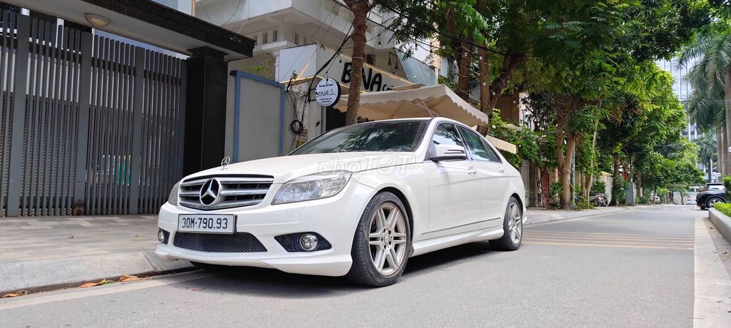 Mercedes-Benz 2010 - ảnh 1
