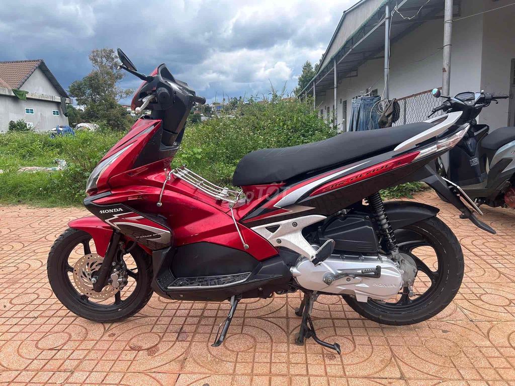 Honda Air Blade 2010 - ảnh 3