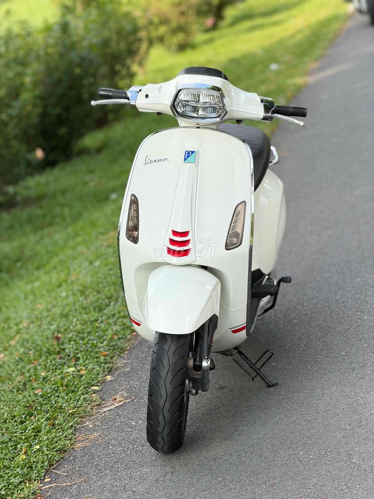 Piaggio Vespa 2022 - ảnh 2