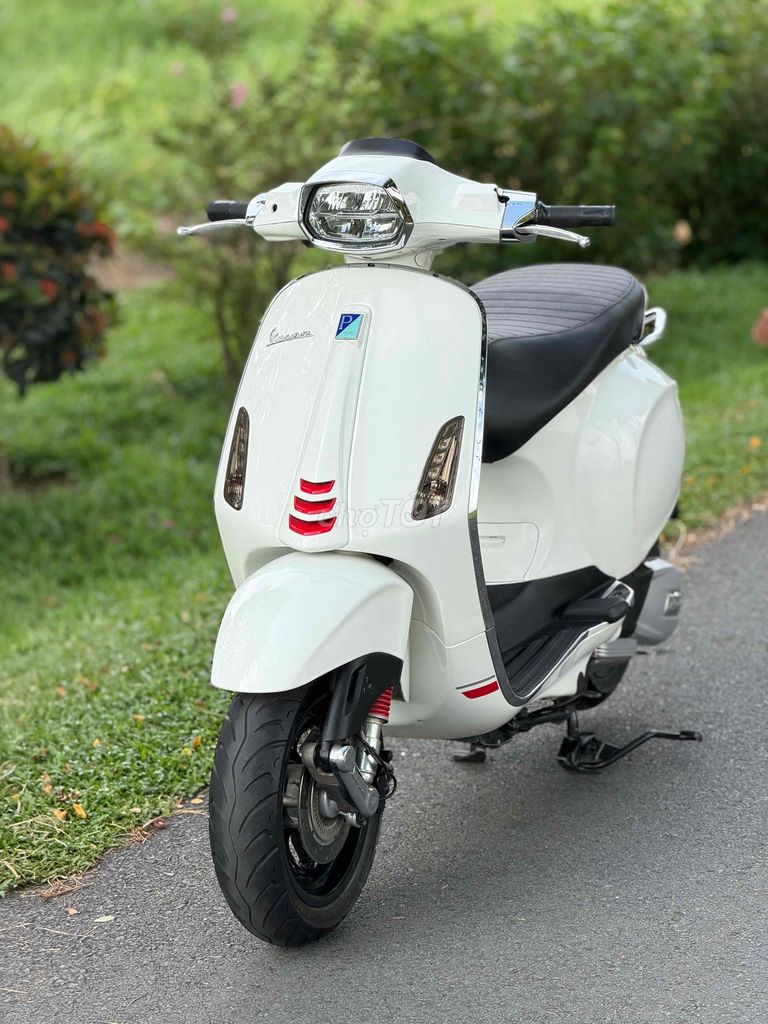 Piaggio Vespa 2022 - ảnh 5