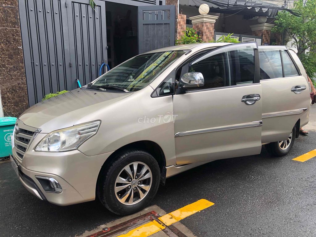 Toyota Innova 2.0G 2015 - ảnh 2