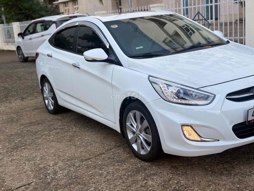 Hyundai Accent 2015 - ảnh 2