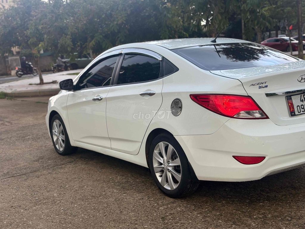 Hyundai Accent 2015 - ảnh 4