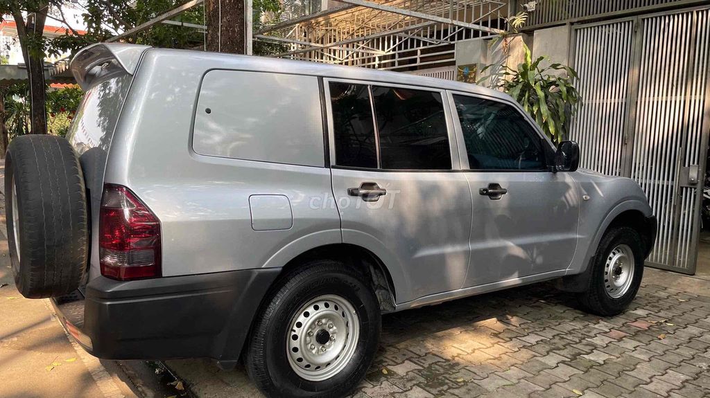 Mitsubishi Pajero - ảnh 4