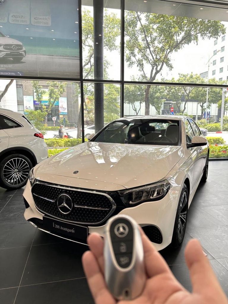 Mercedes-Benz - ảnh 2