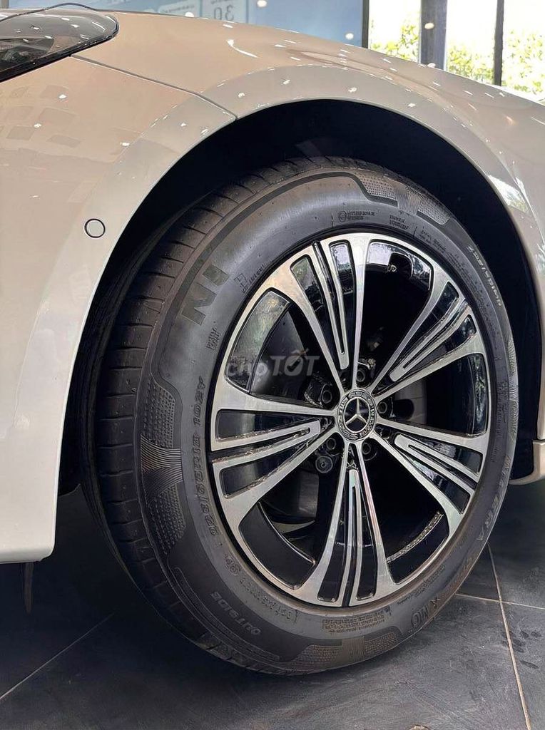 Mercedes-Benz - ảnh 5