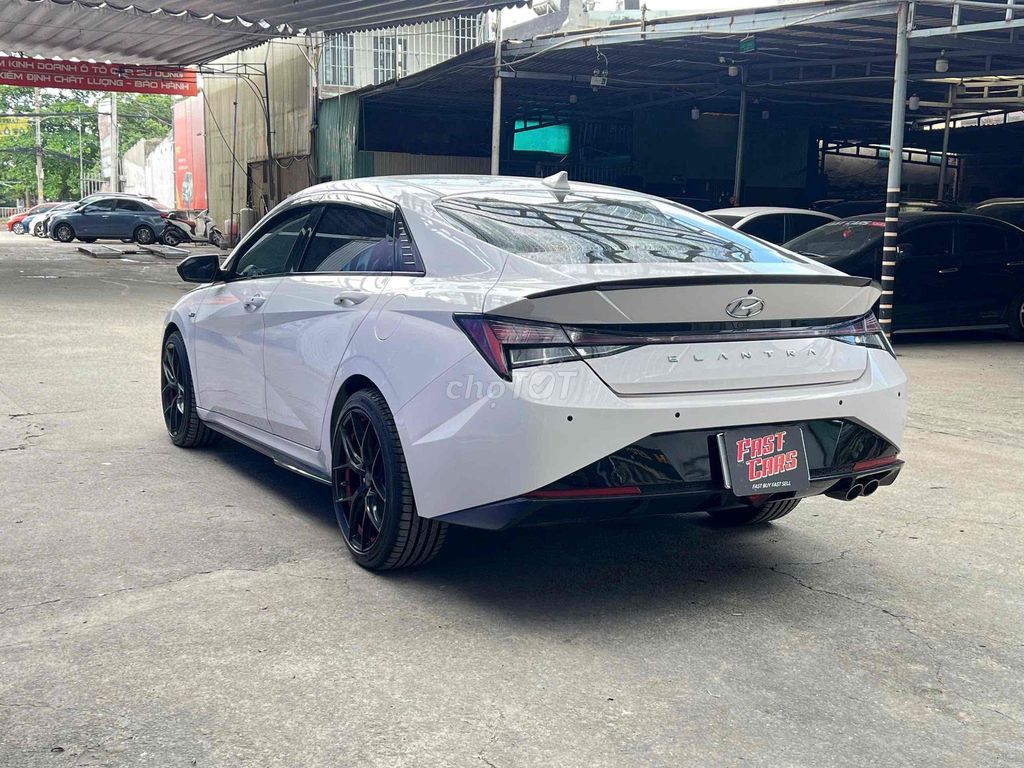 Hyundai Elantra - ảnh 2