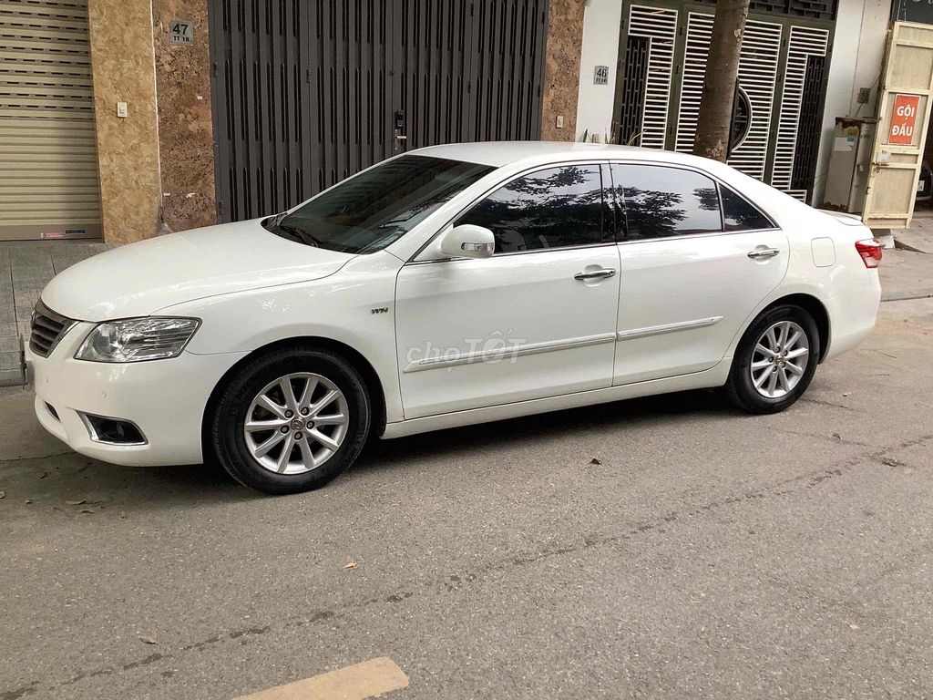 Toyota Camry 2.0E 2010 - ảnh 3