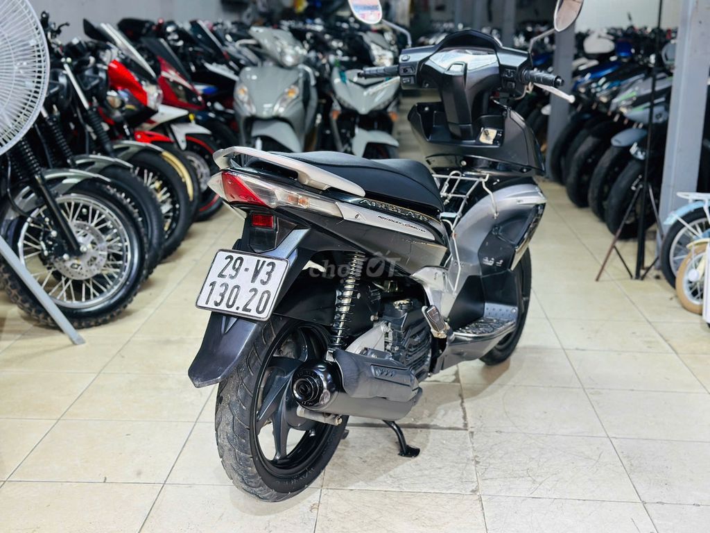 XE M 2010 - ảnh 3