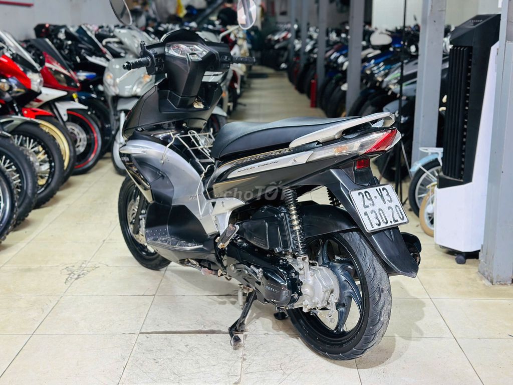 XE M 2010 - ảnh 4