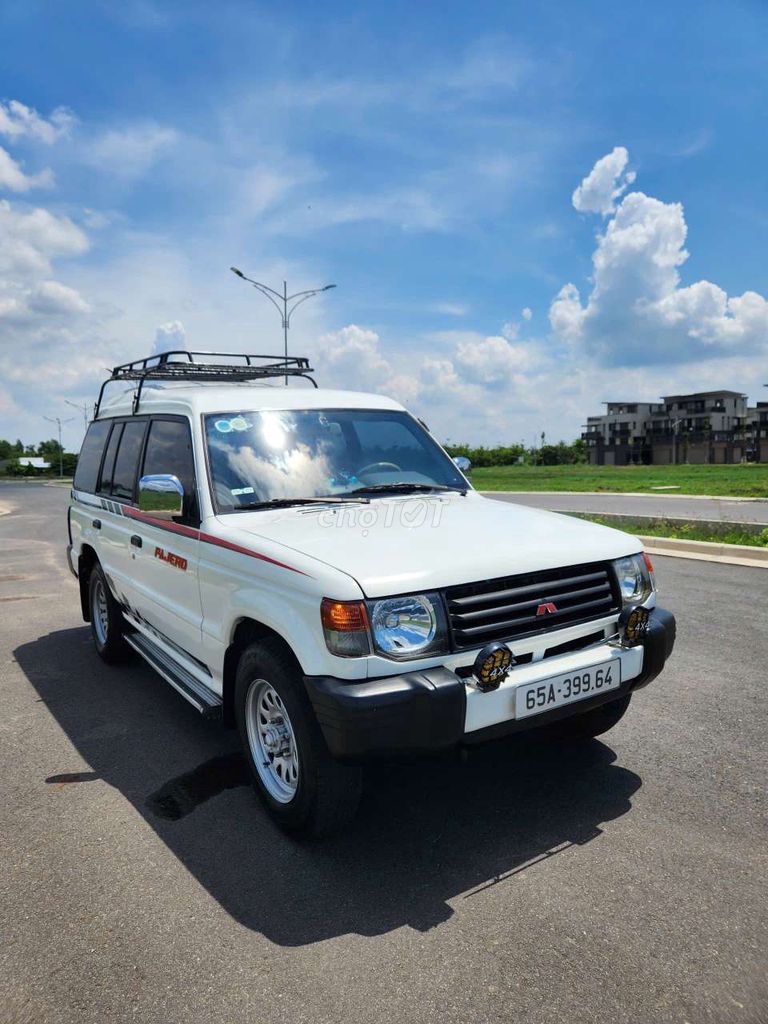 Mitsubishi Pajero - ảnh 1