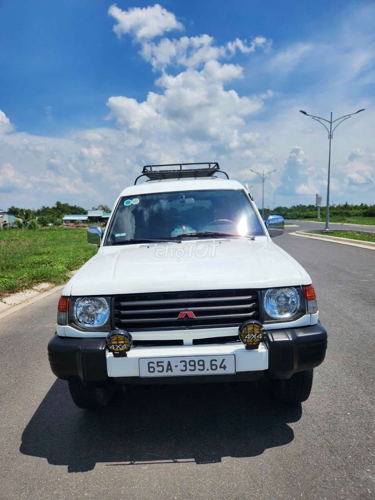 Mitsubishi Pajero - ảnh 3