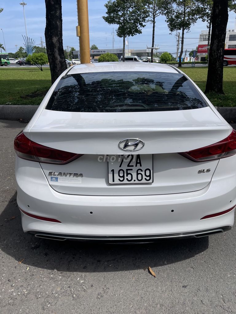 Hyundai Elantra 1.6 AT 2016 - ảnh 2