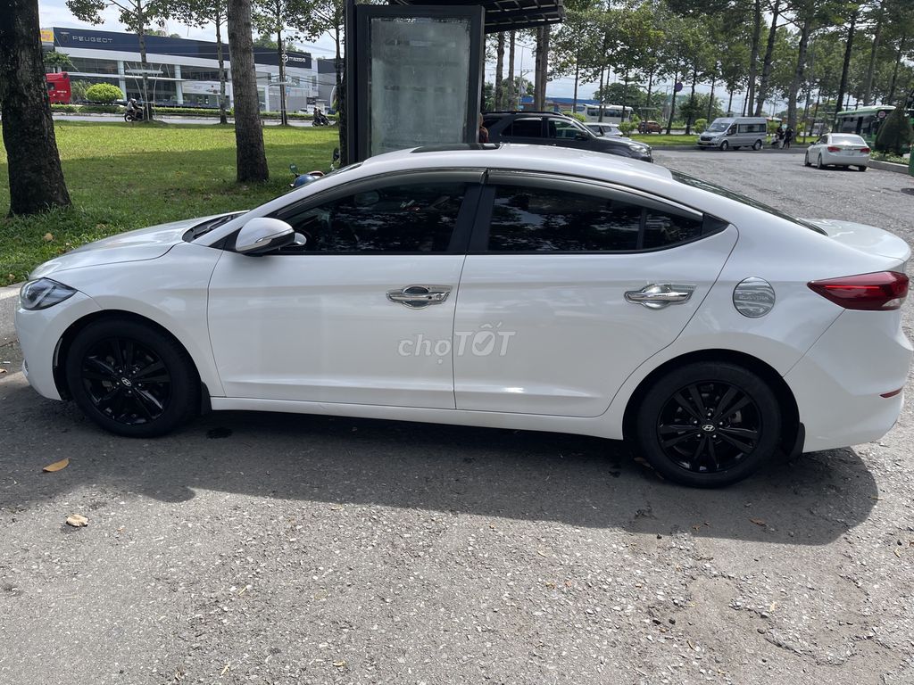 Hyundai Elantra 1.6 AT 2016 - ảnh 3