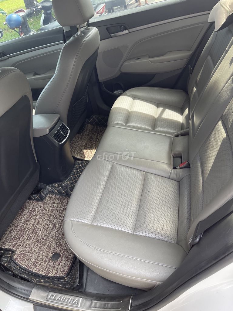 Hyundai Elantra 1.6 AT 2016 - ảnh 5