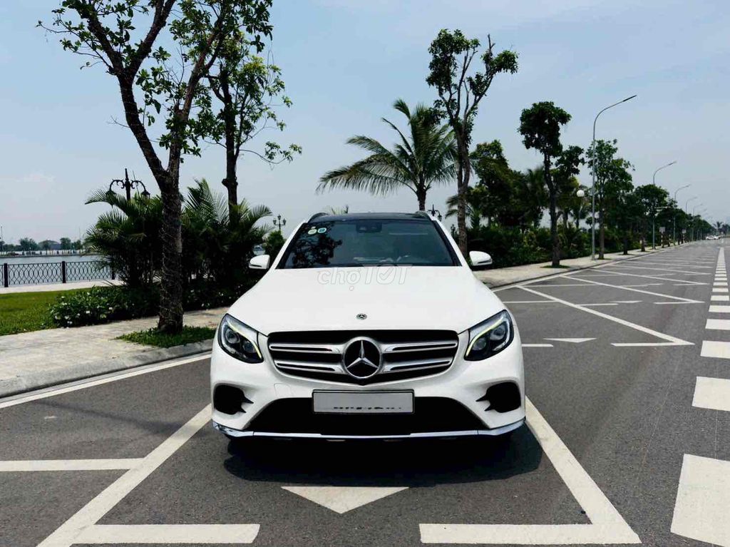 Mercedes-Benz GLC 2018 - ảnh 1