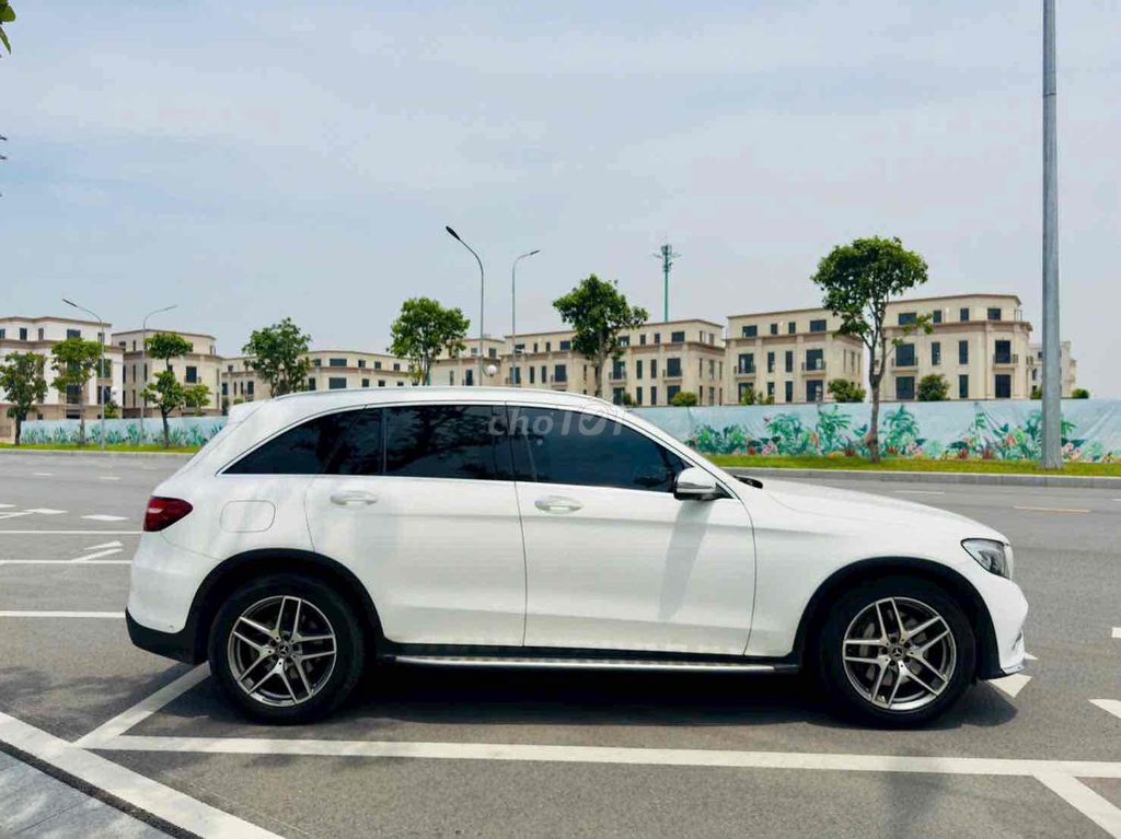 Mercedes-Benz GLC 2018 - ảnh 2