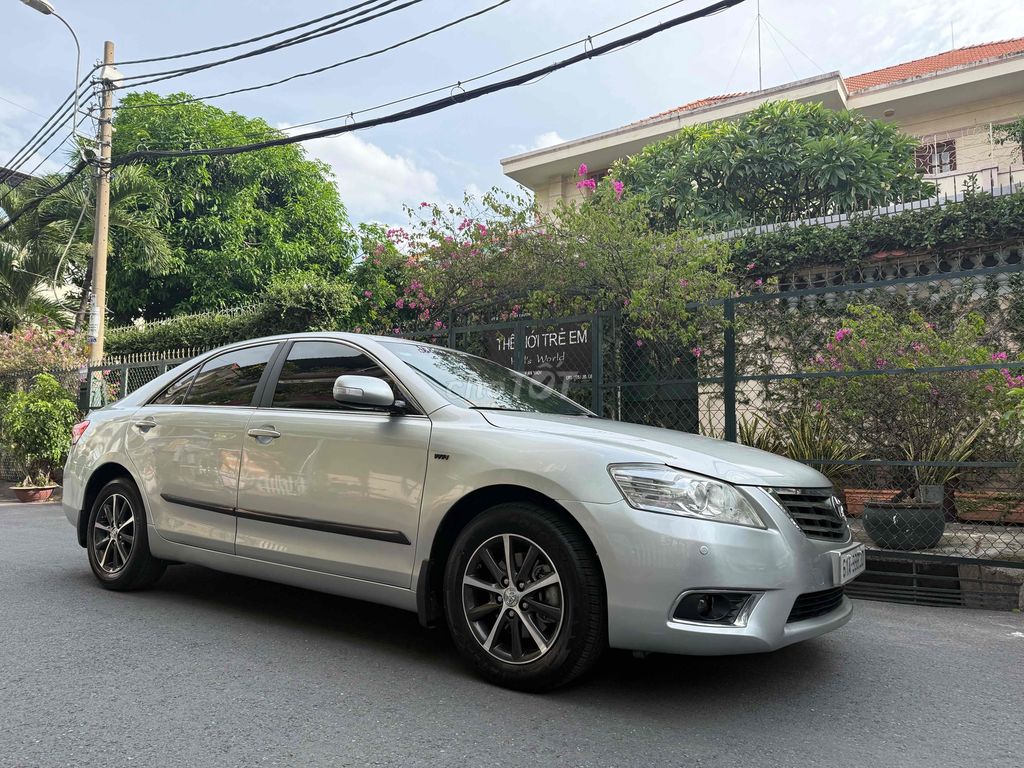 Toyota Camry 2.4G 2010 - ảnh 3